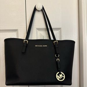 Michael Kors Jet Set Tote | Medium | Black